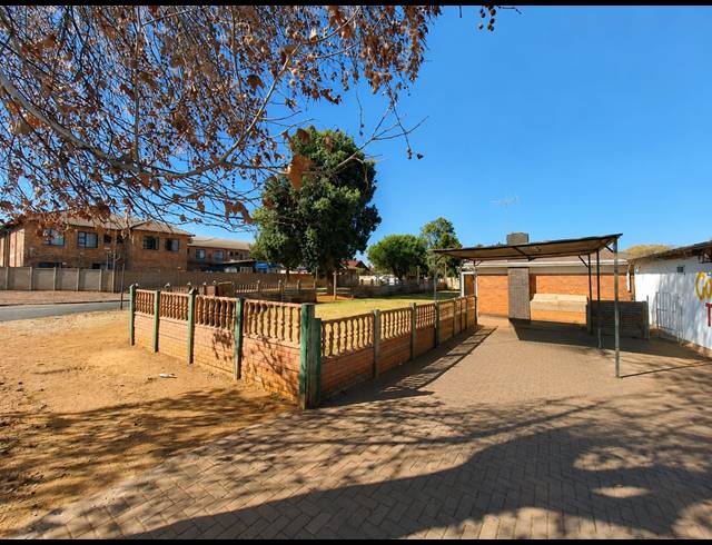 5 BEDROOM HOUSE FOR SALE IN VANDERBIJLPARK CW 6